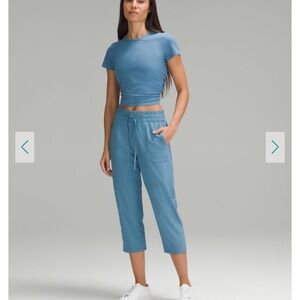 Pull-On Mid-Rise Tapered-Leg Cropped Pant 23" Utility Blue NWT size 6